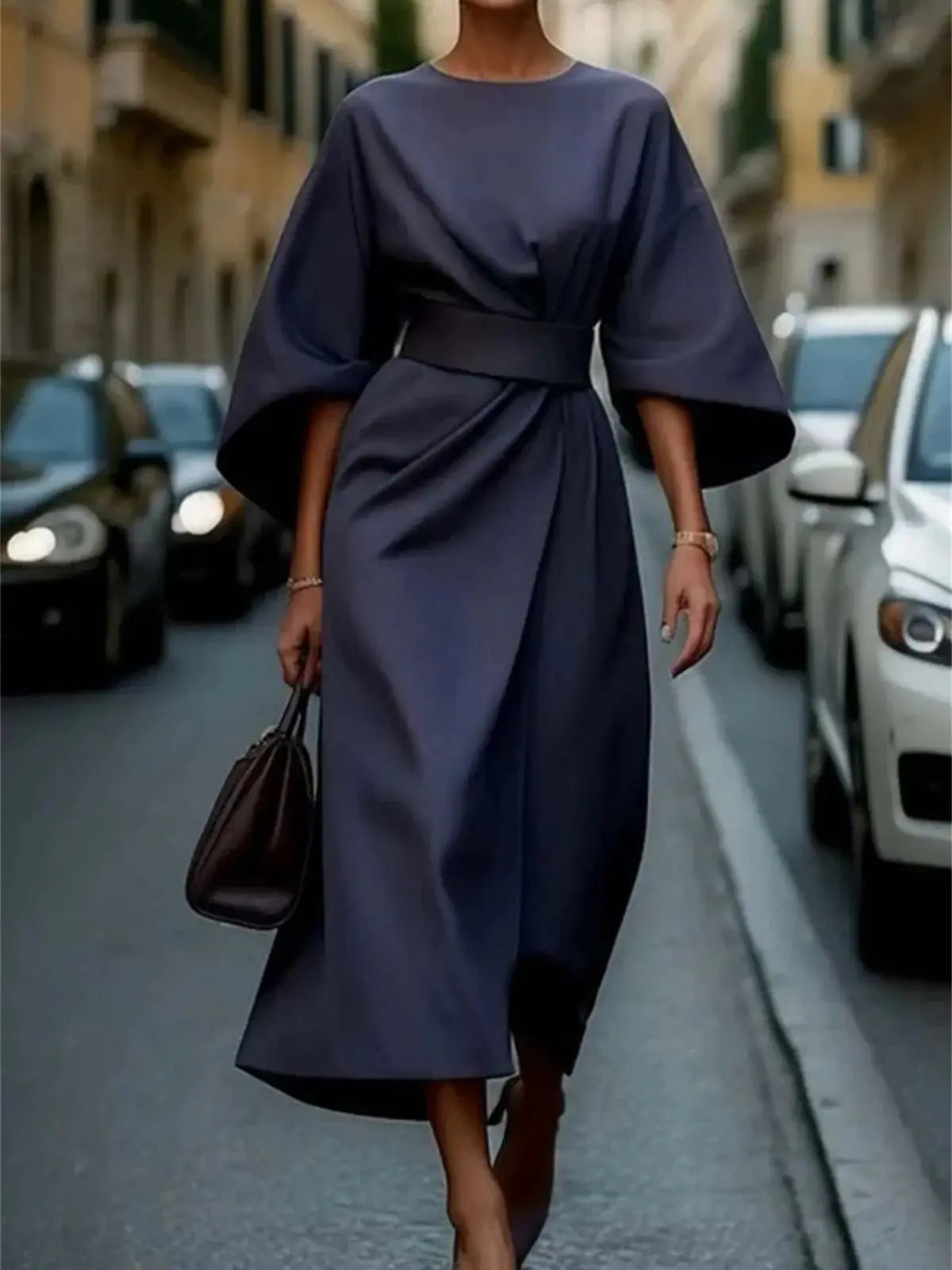 Robe midi femme – Coupe évasée structurée – Taille ceinturée – Manches évasées