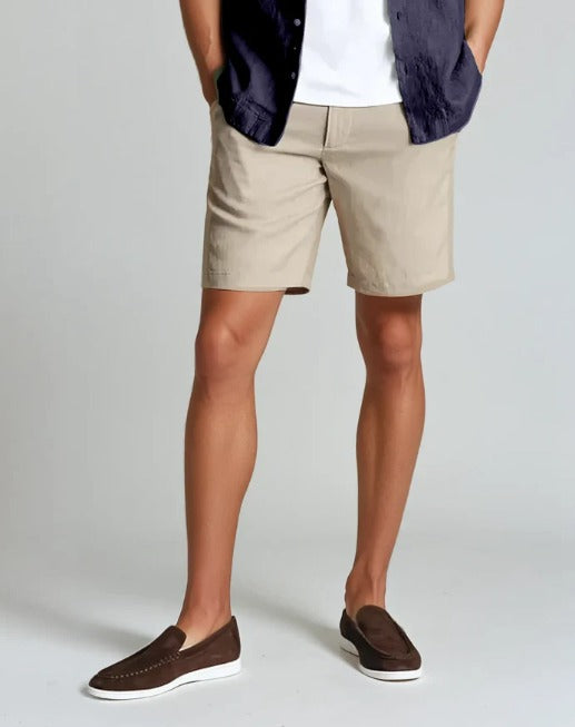 Men's shorts – Slim fit – Natural fibers – Breathable fabric – Clean casual style