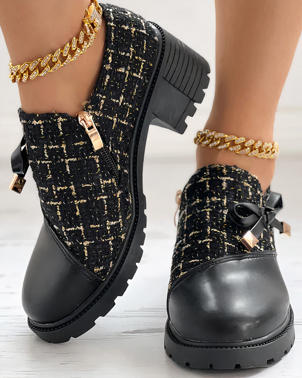 Chaussures Femme à Talon Bloc – Montantes – Laçage Ruban – Finition Brillante