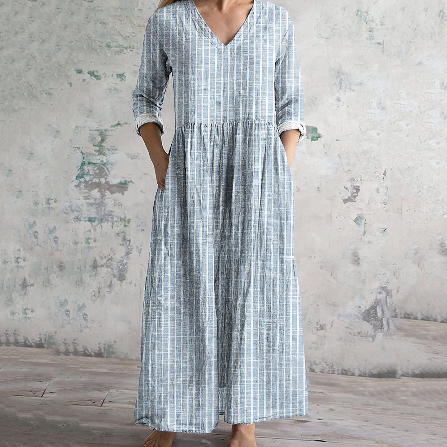 Women's long dress – Natural fibers – Flowing cut – Long sleeves – V-neck – Striped