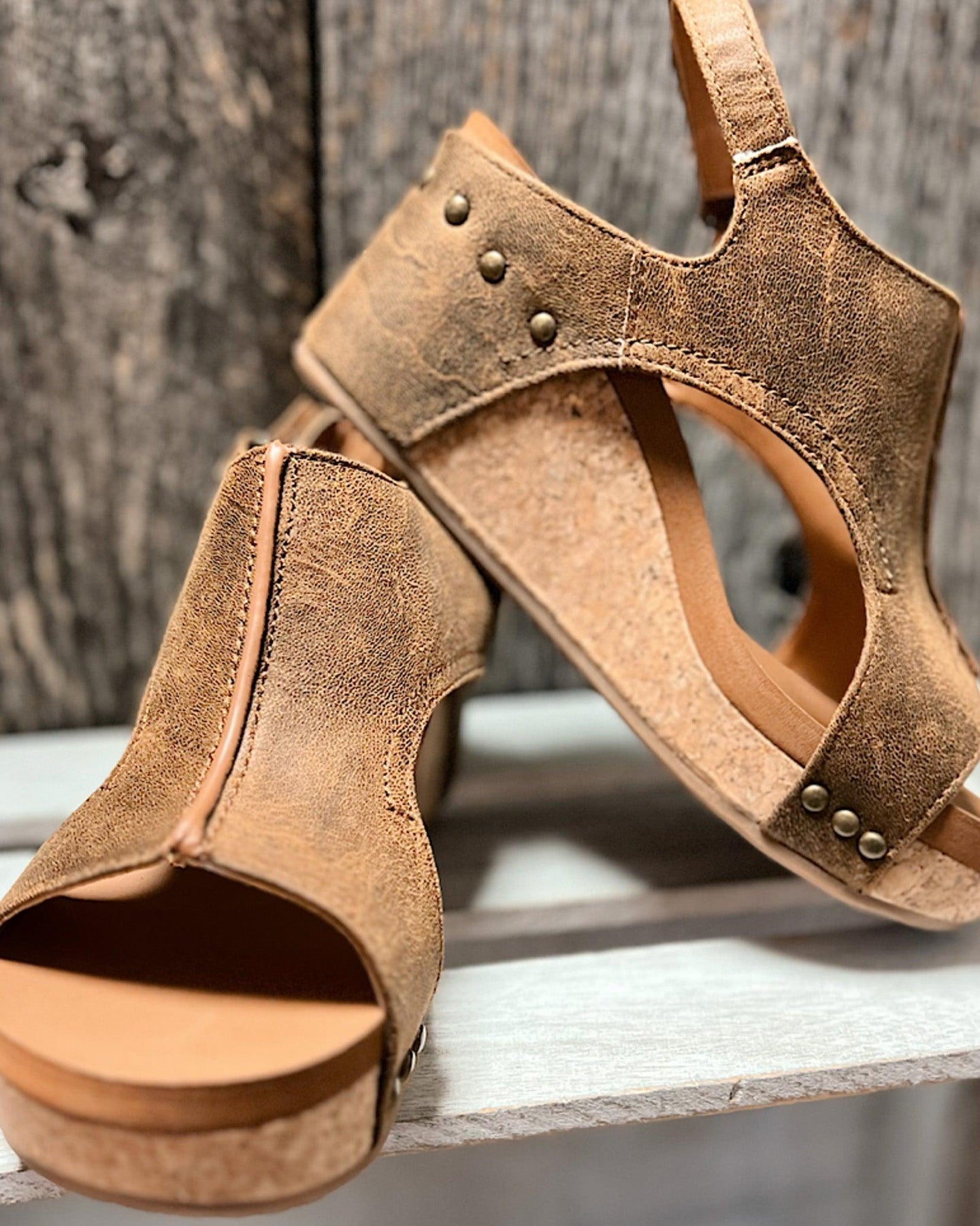 Sandals woman – Cork sole – Open toe – Ergonomic support – Cutout detail