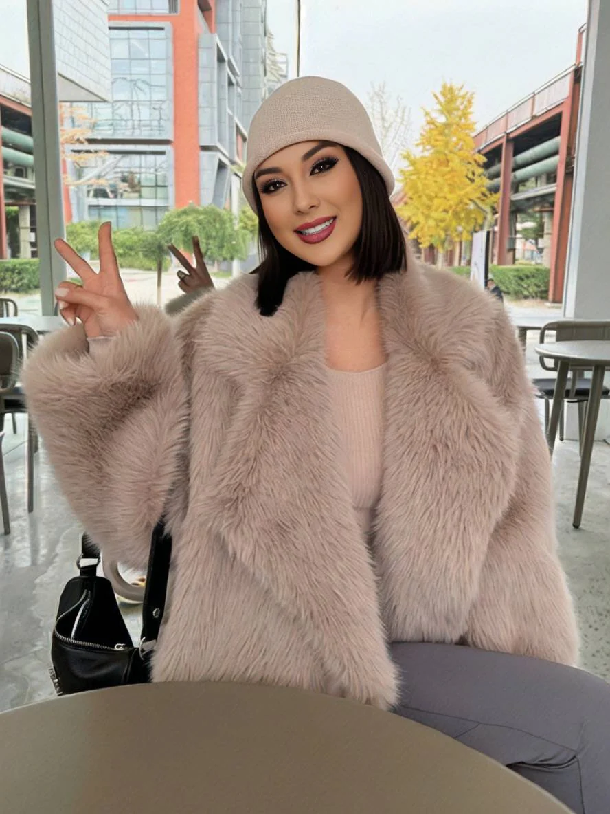 Women's Coat - Faux Fur - Loose Fit - Mid-Thigh Length - Notched Collar