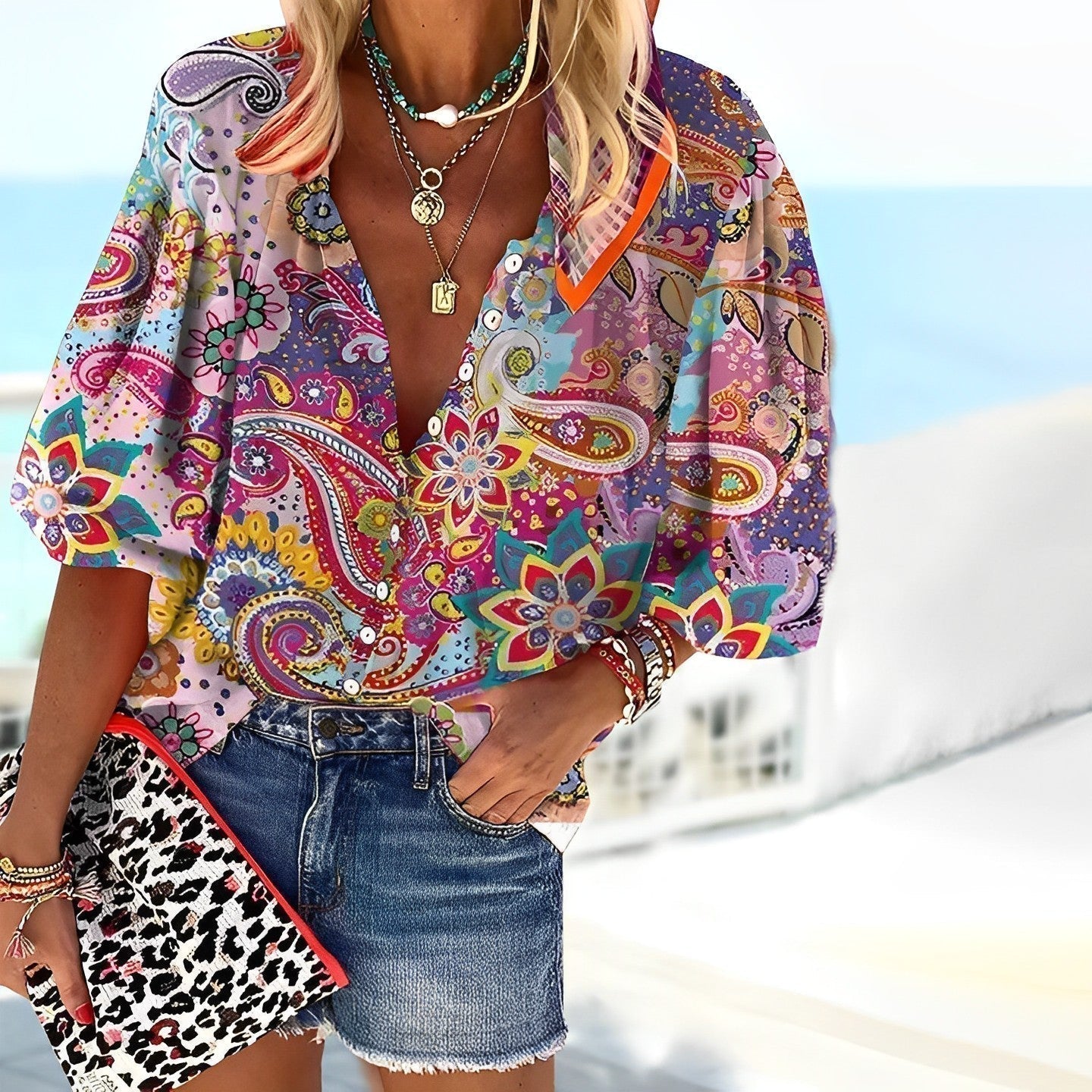 Women's shirt – Relaxed fit – Mandala pattern – V-neck – Breathable fabric