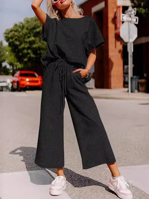 Women's Two-Piece Set – Soft Knit – Loose Fit – Short-Sleeve Top and Wide-Leg Pants