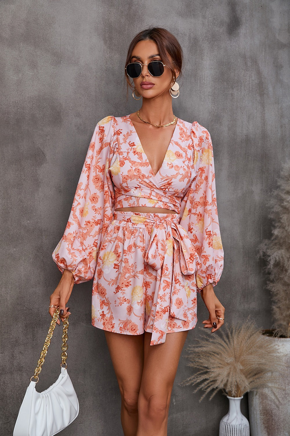 Women's jumpsuit – Loose fit – Long sleeves – Tied waist – Floral print