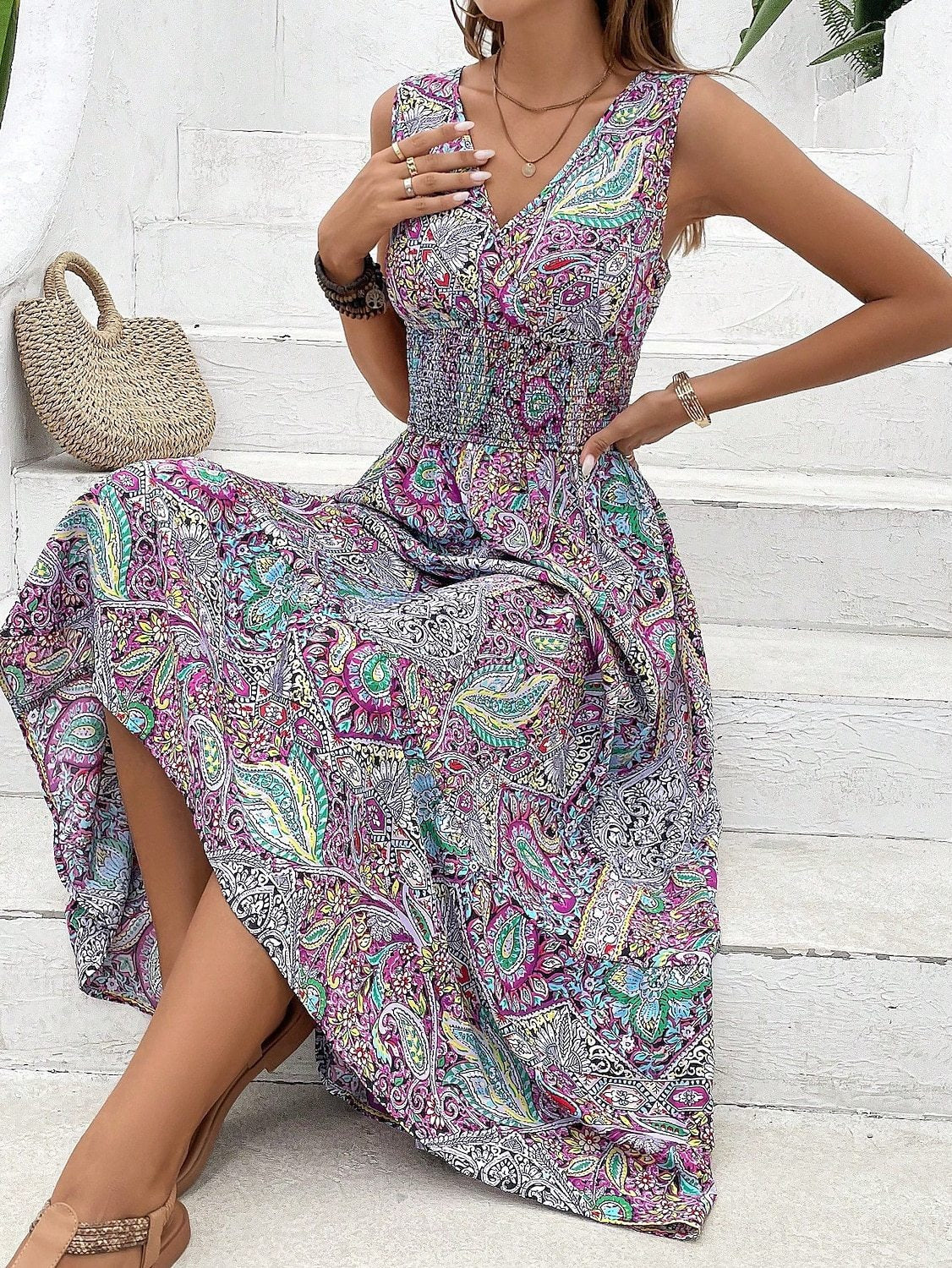 Women's dress – Flared fluid cut – V-neck – Sleeveless – Printed midi pattern