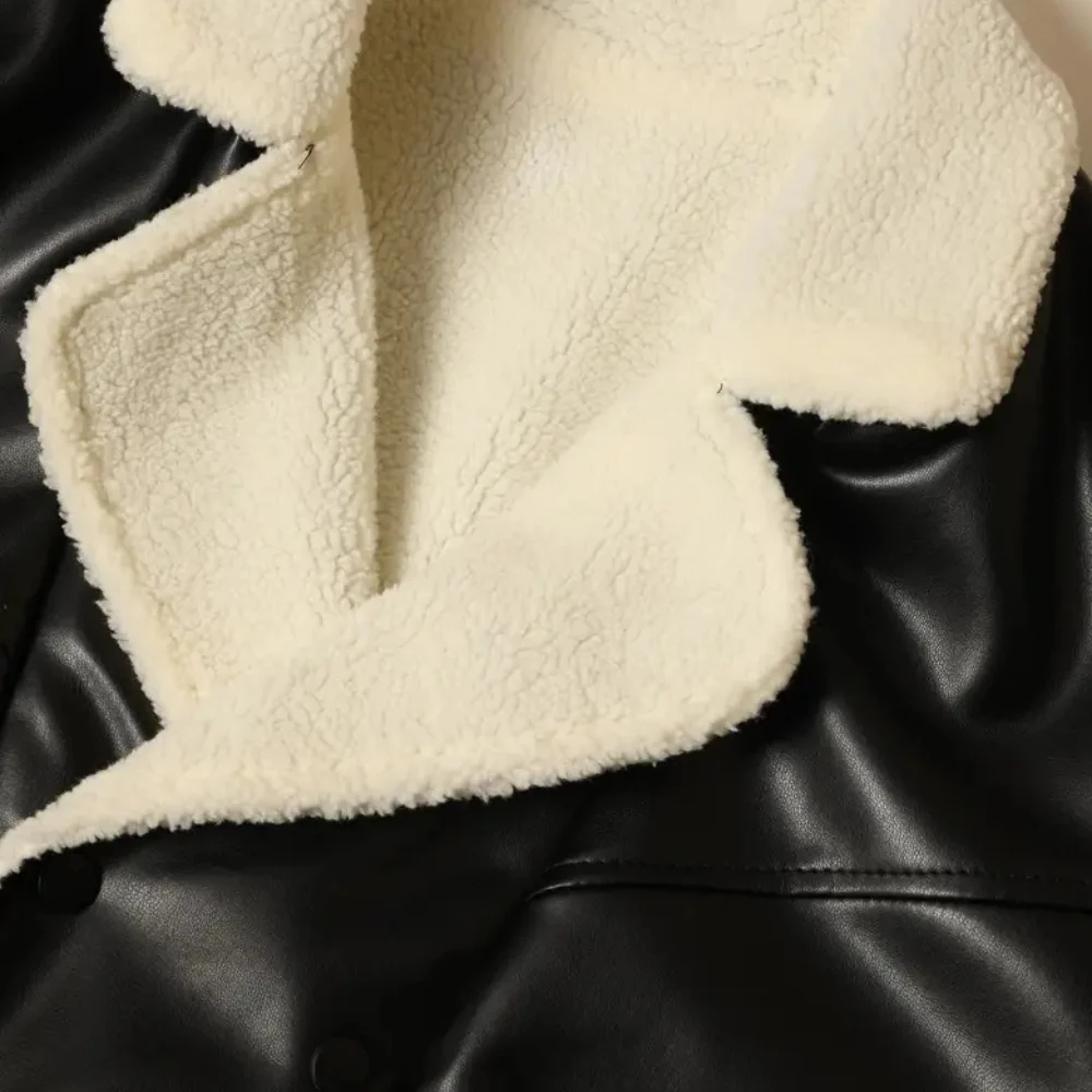 Blouson homme – Coupe décontractée – Finition brillante – Col et doublure en peluche