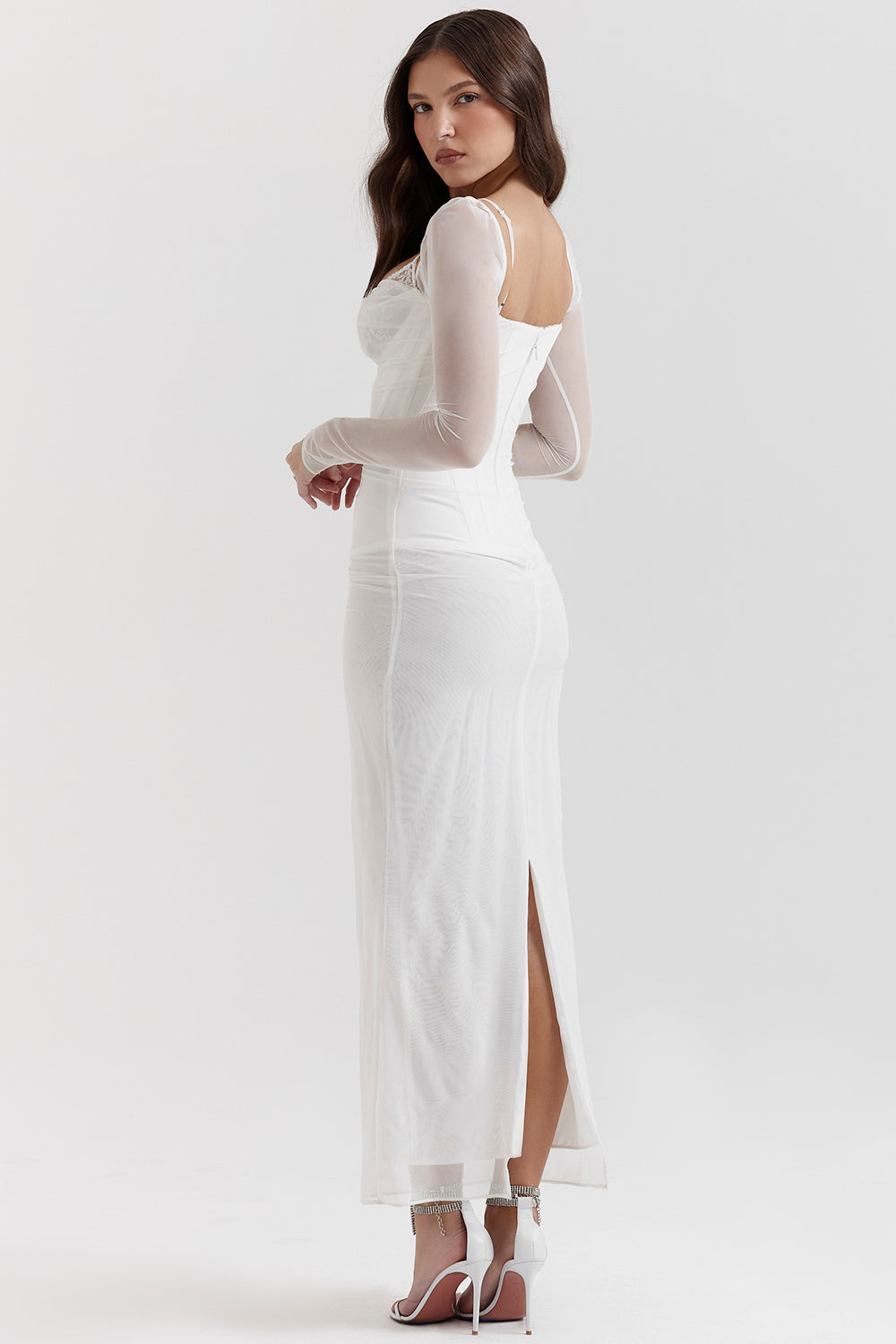 Robe longue femme – Coupe moulante – Manches longues – Décolleté dentelle – Tissu fluide