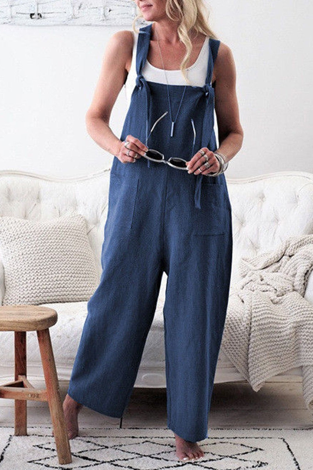 Women's jumpsuit – Loose fit – Wide legs – Adjustable straps – Practical pockets