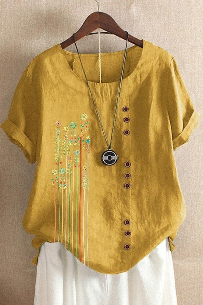 Women's T-shirt – Relaxed fit – Asymmetrical hem – Decorative buttons – Breathable fabric