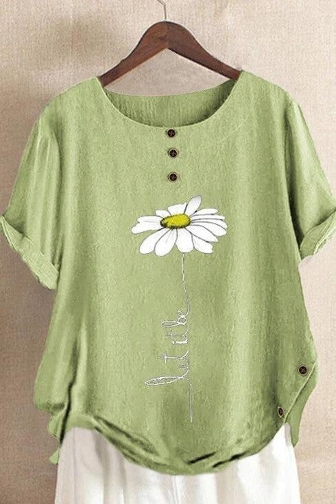 Women's short-sleeved shirt – Relaxed fit – Round neck – Breathable fabric – Floral print