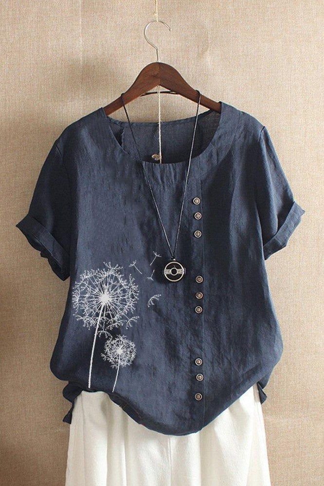 Women's T-shirt – Relaxed fit – Natural fibers – Floral print – Crew neck – Short sleeves – Decorative buttons