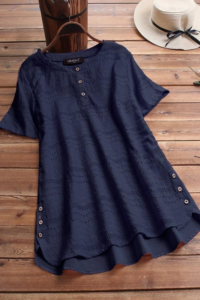 Women's T-shirt – Loose fit – Eyelet embroidery detail – Decorative buttons – Breathable fabric
