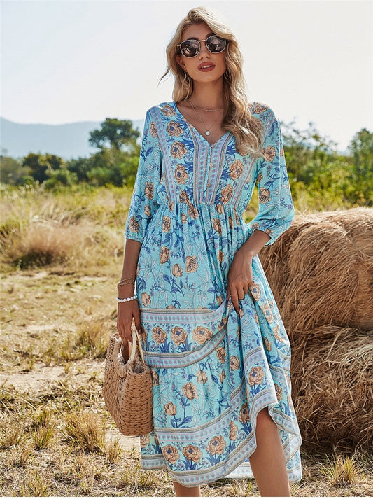 Women's midi dress – Relaxed fit – V-neck – Floral print – Breathable fabric