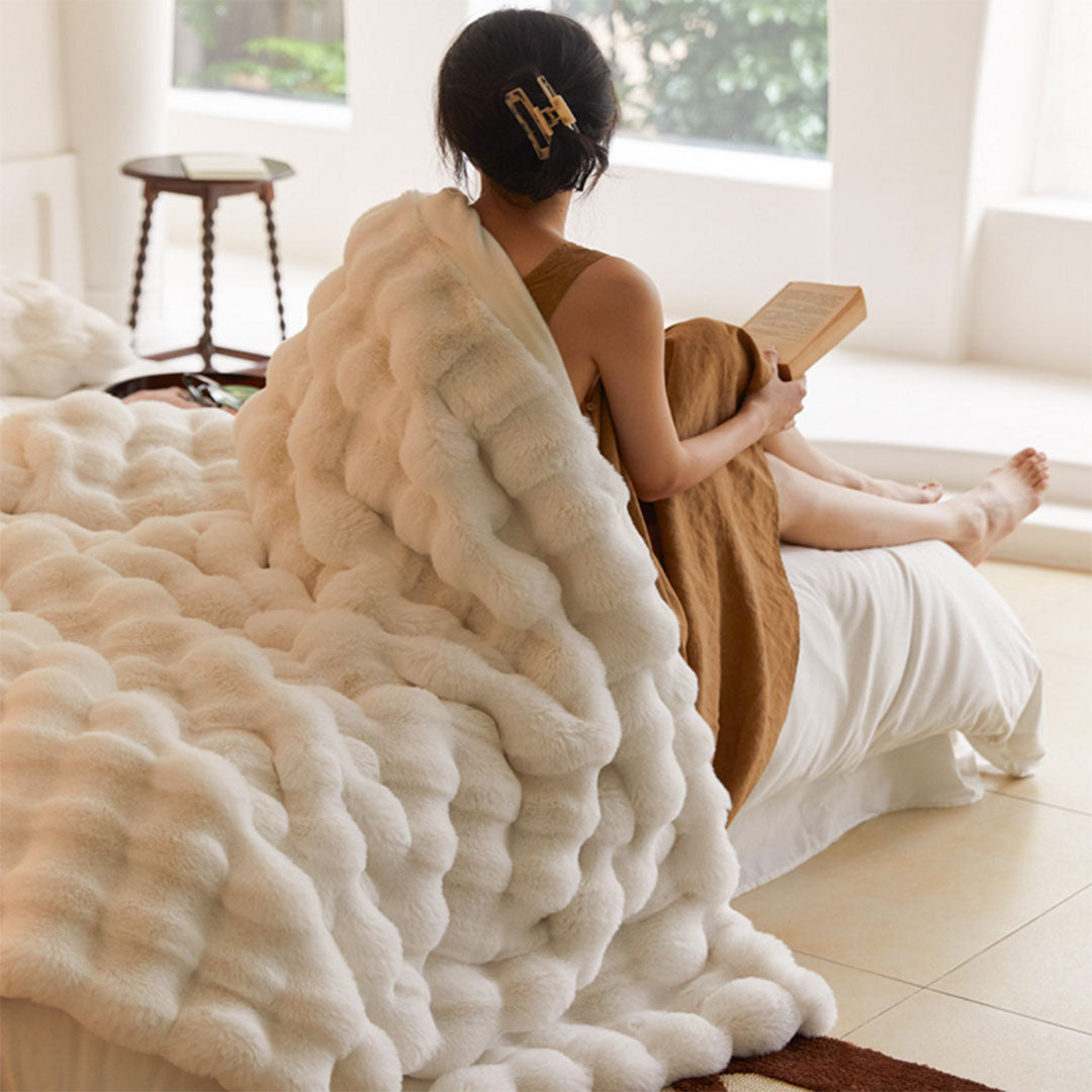 Textured Faux Fur Throw Blanket With Elegant Design