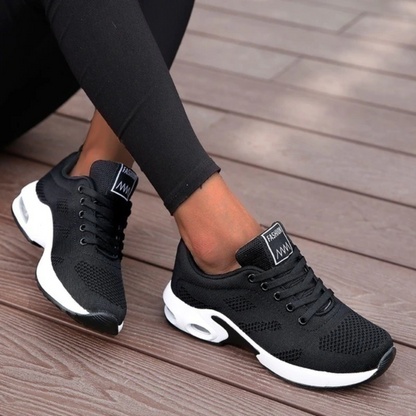 Women's running shoes – Breathable mesh – Cushioned sole – Low-top