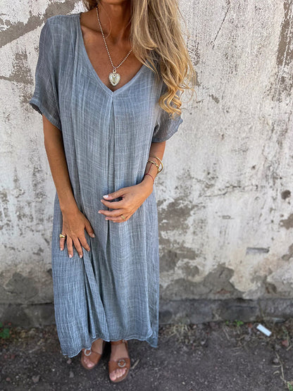 Women's dress – Relaxed fit – Breathable fabric – V-neck – Flowing short sleeves
