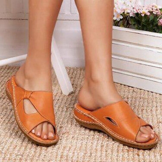 Women's sandals – Flat heel – Easy slip-on – Crisscross straps