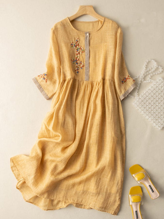 Women's dress – Loose fit – Natural fibers – Midi length – 3/4 Sleeves – Buttoned collar – Artisanal embroidery