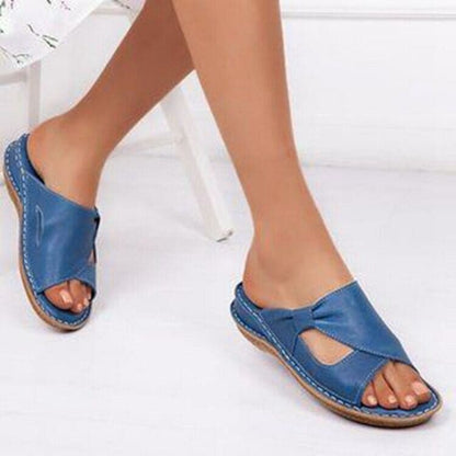 Women's sandals – Flat heel – Easy slip-on – Crisscross straps
