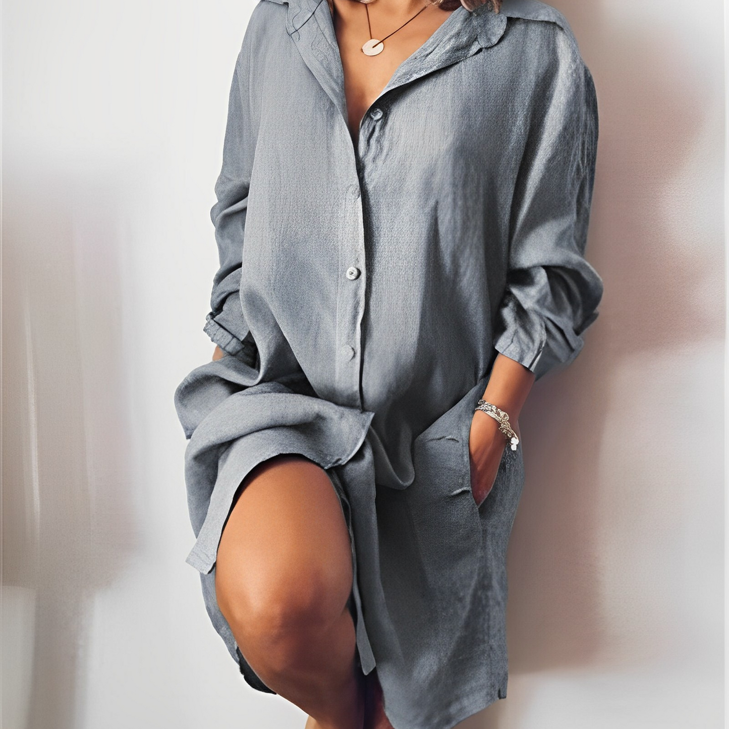 Women's blouse – Relaxed fit – Natural fibers – Long sleeves – Mid-thigh length