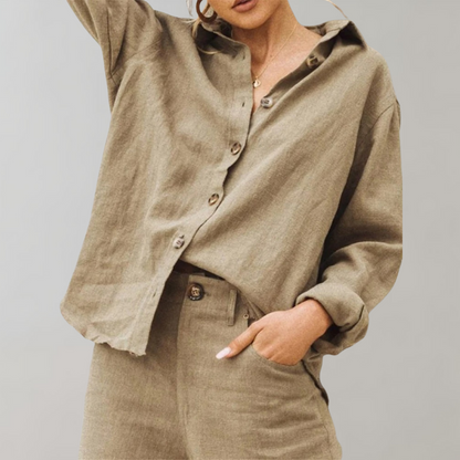 Women's blouse – Relaxed fit – Long sleeves – Breathable fabric – Buttoned