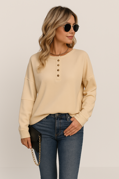 Haut femme en maille – Coupe décontractée – Manches longues – Col rond – Boutonné