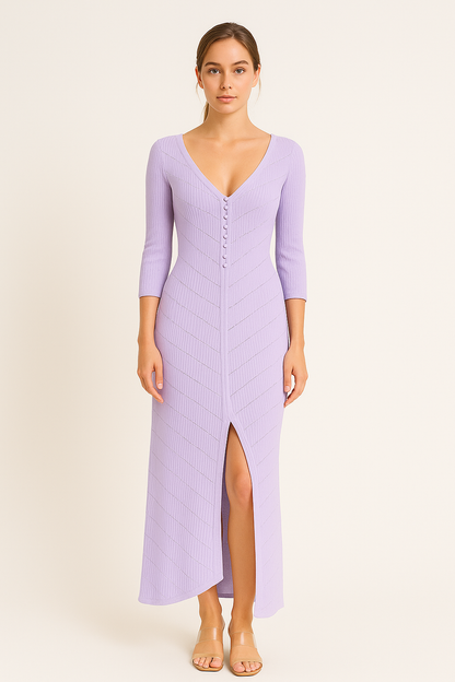 Robe longue femme – Maille douce – Coupe ajustée – Col en V – Fente haute – Manches longues ajourées