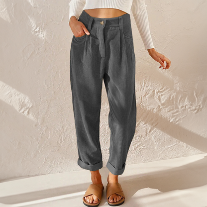 Women's trousers – Relaxed fit – High waist – Tapered leg – Pleated finish