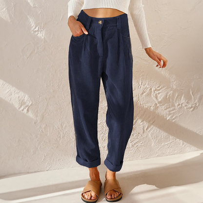 Women's trousers – Relaxed fit – High waist – Tapered leg – Pleated finish
