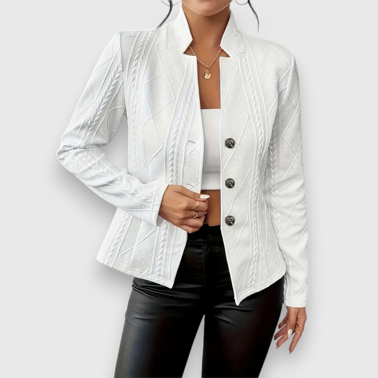 Veste femme – Coupe cintrée – Maille douce texturée – Longueur hanches – Col à revers