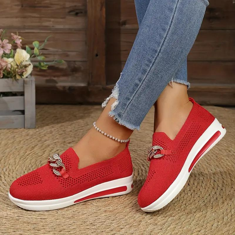 Mocassins femme – Maille douce – Enfilage facile – Chaîne décorative élégante