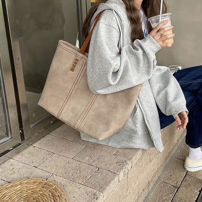 Women's tote bag – Structured silhouette – Soft textured feel – Reinforced handles