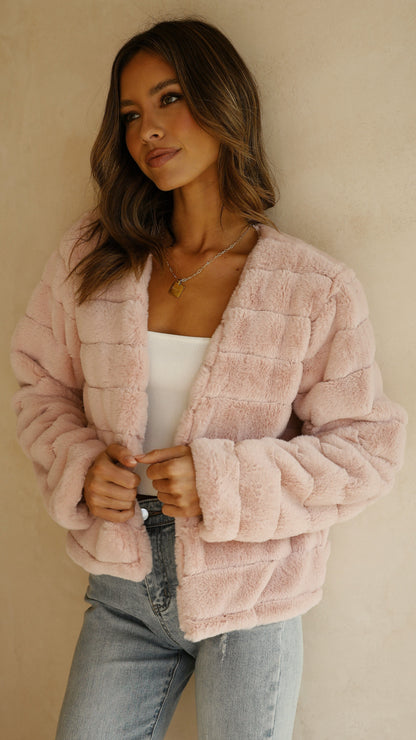 Veste femme courte – Coupe structurée – Design matelassé – Ouverture frontale