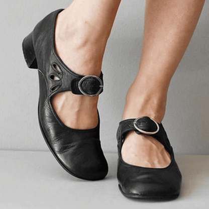 Women's closed-toe sandals – Low sole – Fitted cut – Adjustable buckle – Elegant cutouts