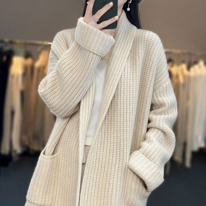 Cardigan femme – Maille épaisse – Coupe oversize – Manches longues – Poches plaquées