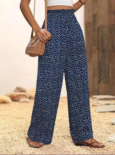Women's pants – Relaxed fit – Flared leg – Elastic waist – Breathable fabric