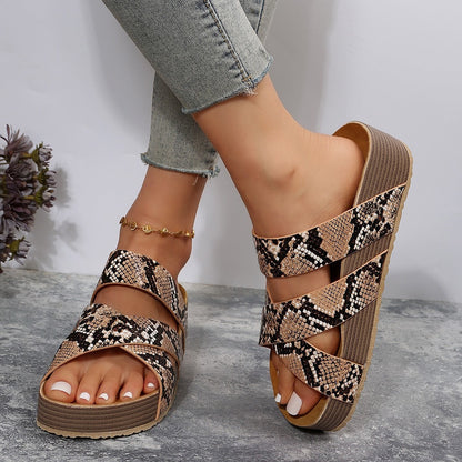 Women's sandals – Wedge sole – Braided criss-cross straps – Open-toe comfort