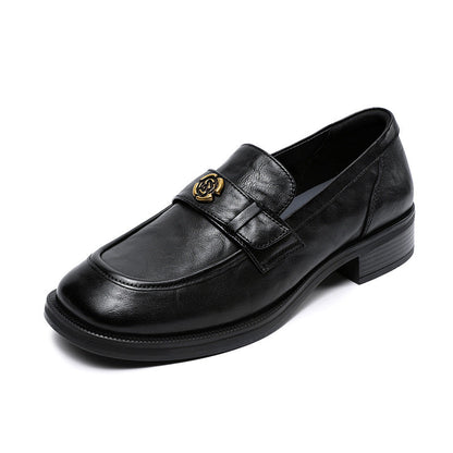 Mocassins Femme – Coupe Slim – Bout Mocassiné – Détail Camélia – Talon Plat