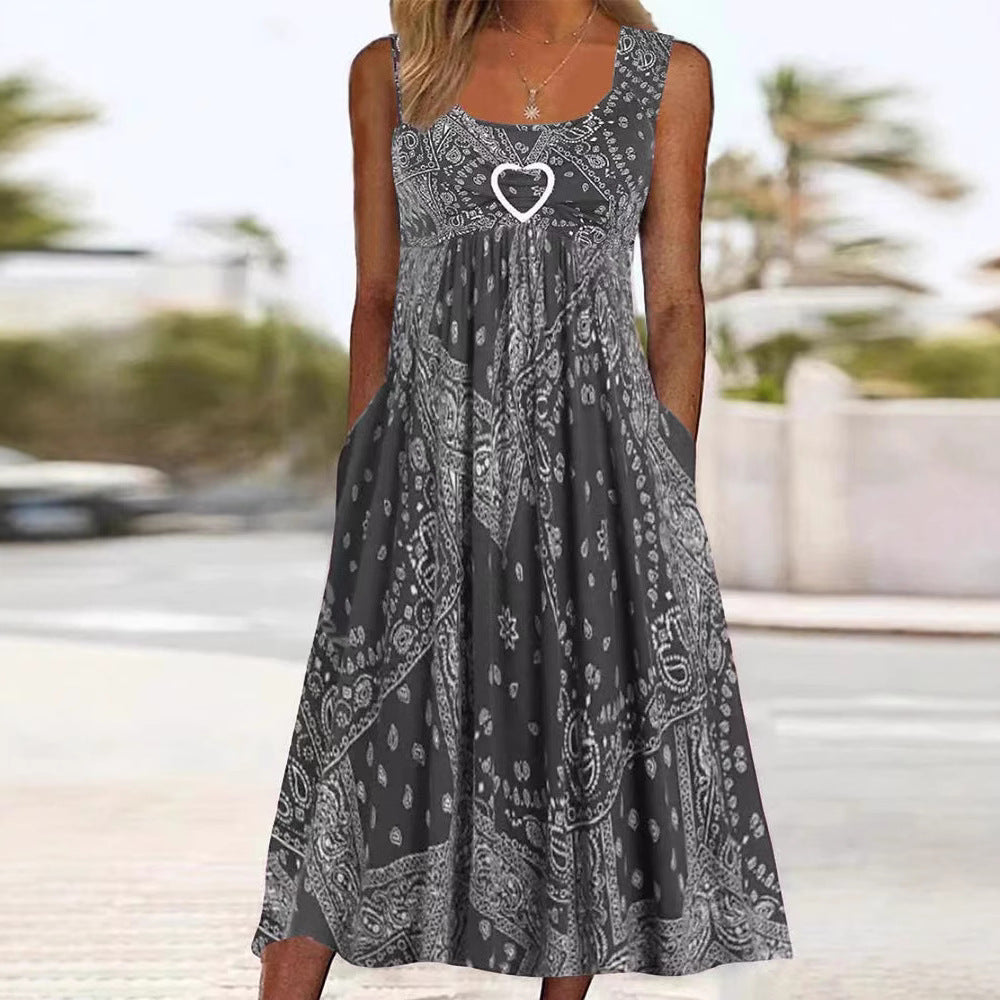 Women's long dress – flared flowing cut – bandana print – breathable fabric – pockets