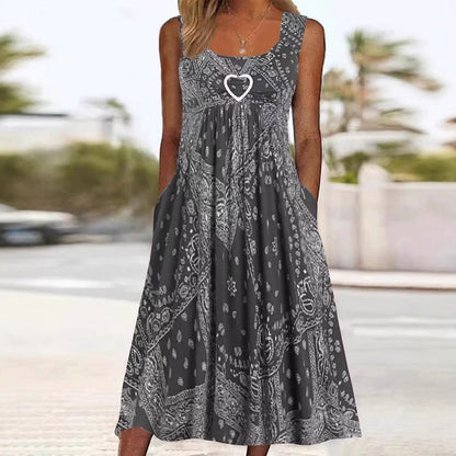 Women's long dress – flared flowing cut – bandana print – breathable fabric – pockets