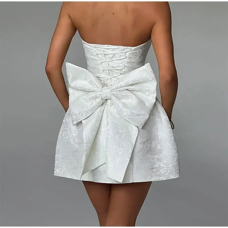 Women's Mini Dress – Sweetheart Neckline – Structured Jacquard Fabric – Elegant Back Bow