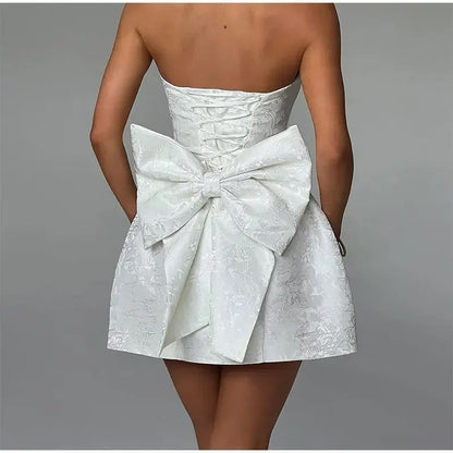 Women's Mini Dress – Sweetheart Neckline – Structured Jacquard Fabric – Elegant Back Bow