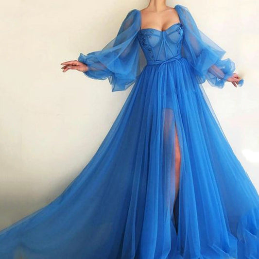 Women's evening dress – Sweetheart neckline – Voluminous sleeves – Side slit