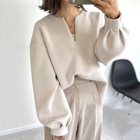 Haut Manches Longues Femme – Coupe Oversize – Tissu Léger – Col V Moderne