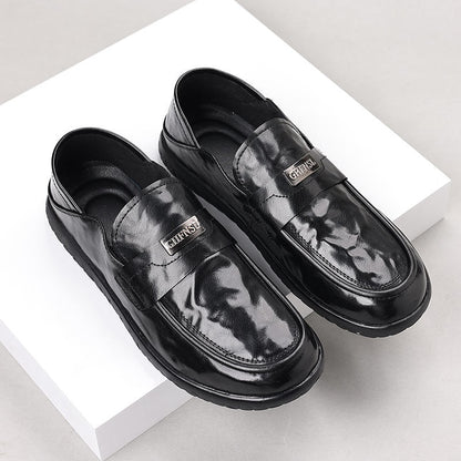 Men's loafers – Sleek design – Slip-resistant sole – Elegant decorative strap