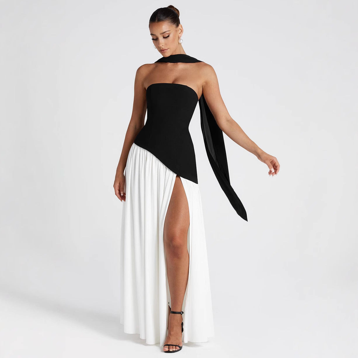 Robe de soirée femme – Sans bretelles – Corsage asymétrique – Jupe fendue fluide