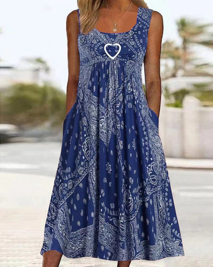 Women's long dress – flared flowing cut – bandana print – breathable fabric – pockets
