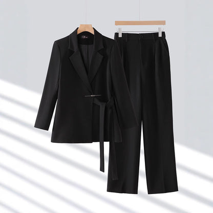 Ensemble Blazer Femme – Coupe Tailleur – Tissu Luxe – Pantalon Large – Ceinture Taille