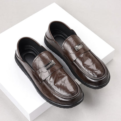 Men's loafers – Sleek design – Slip-resistant sole – Elegant decorative strap